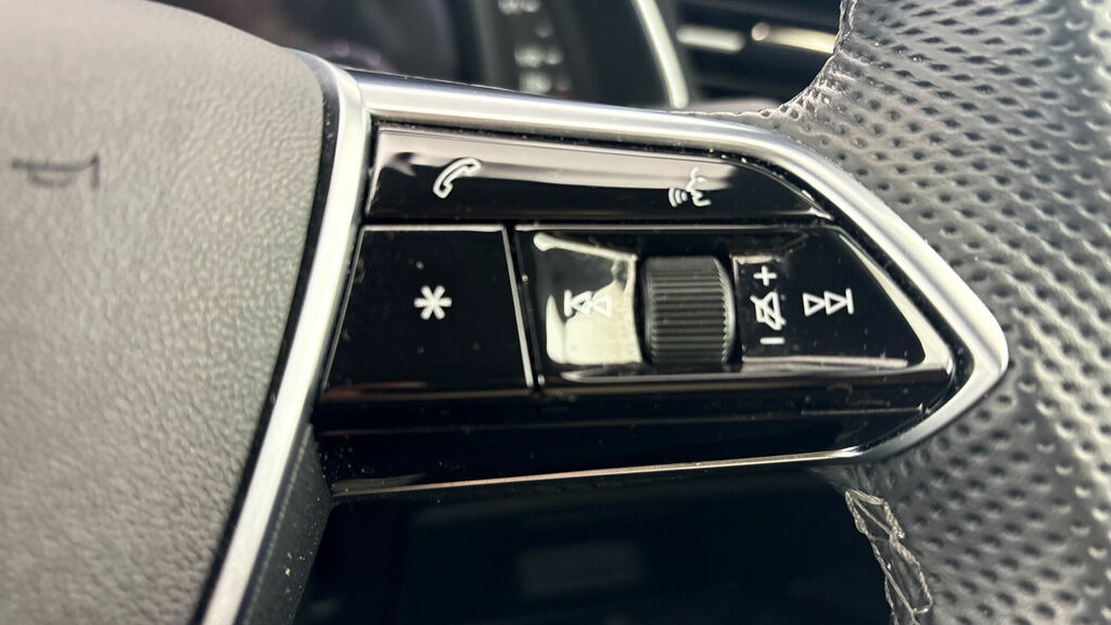 Audi A7 Hatchback White #13