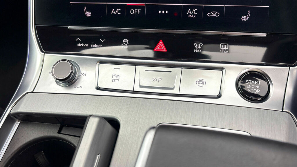 Audi A7 Hatchback White #16