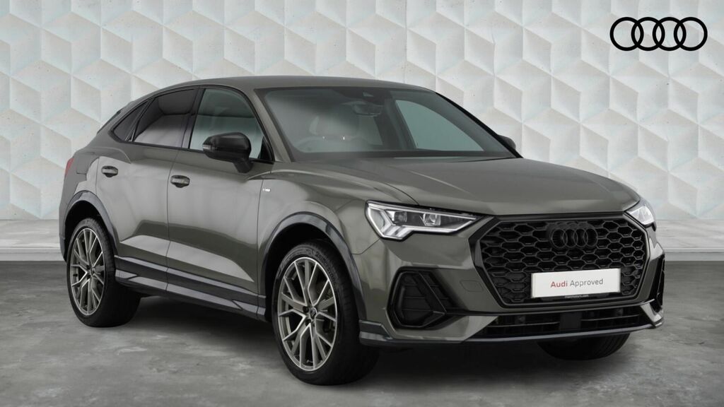 Audi Q3 Launch Edition Plus Black #1