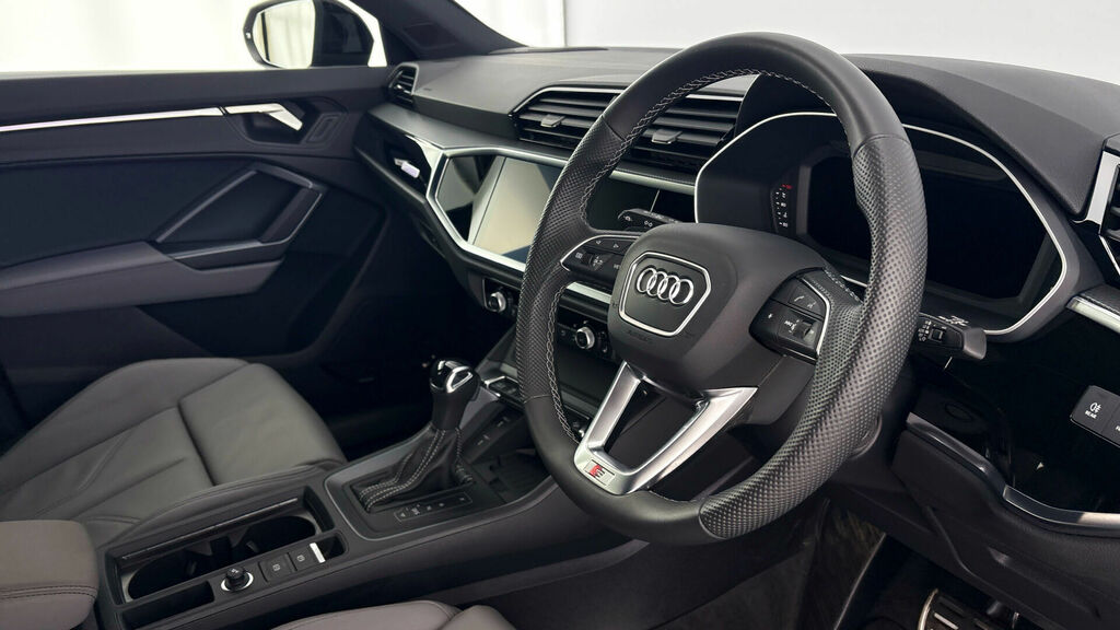 Audi Q3 Launch Edition Plus Black #6