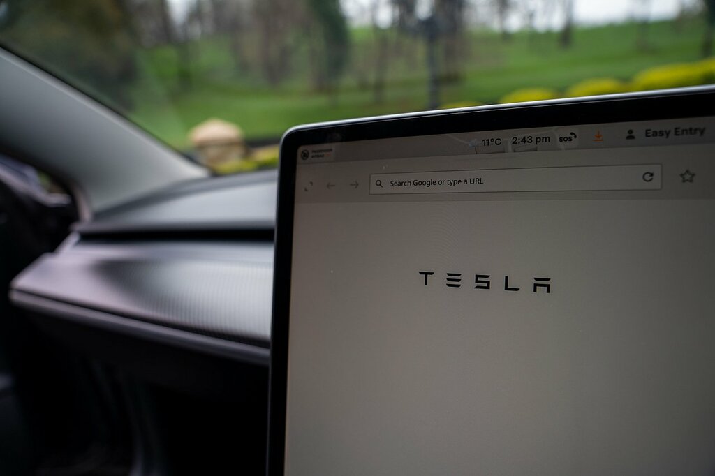 Tesla Model 3 Standard Range Plus Rwd 202121 White #77