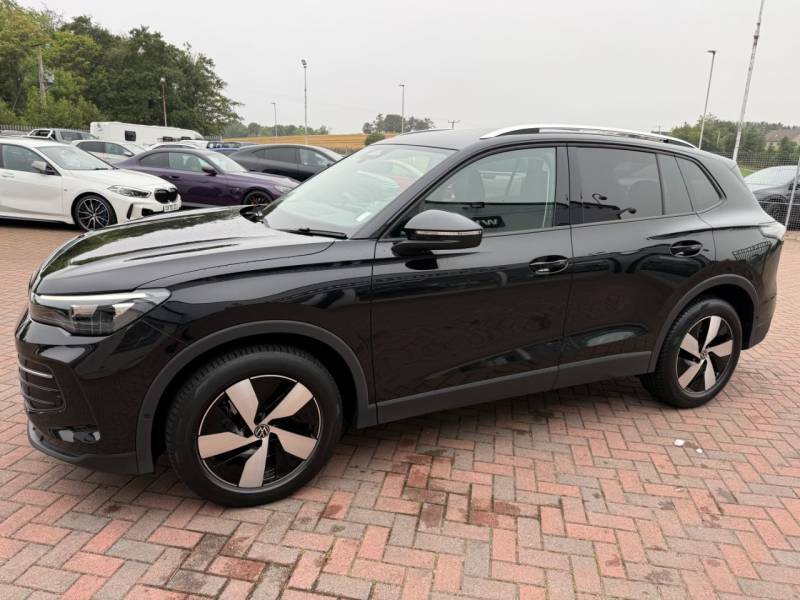 Volkswagen Tiguan 2.0Tdi 150 Match Black #4