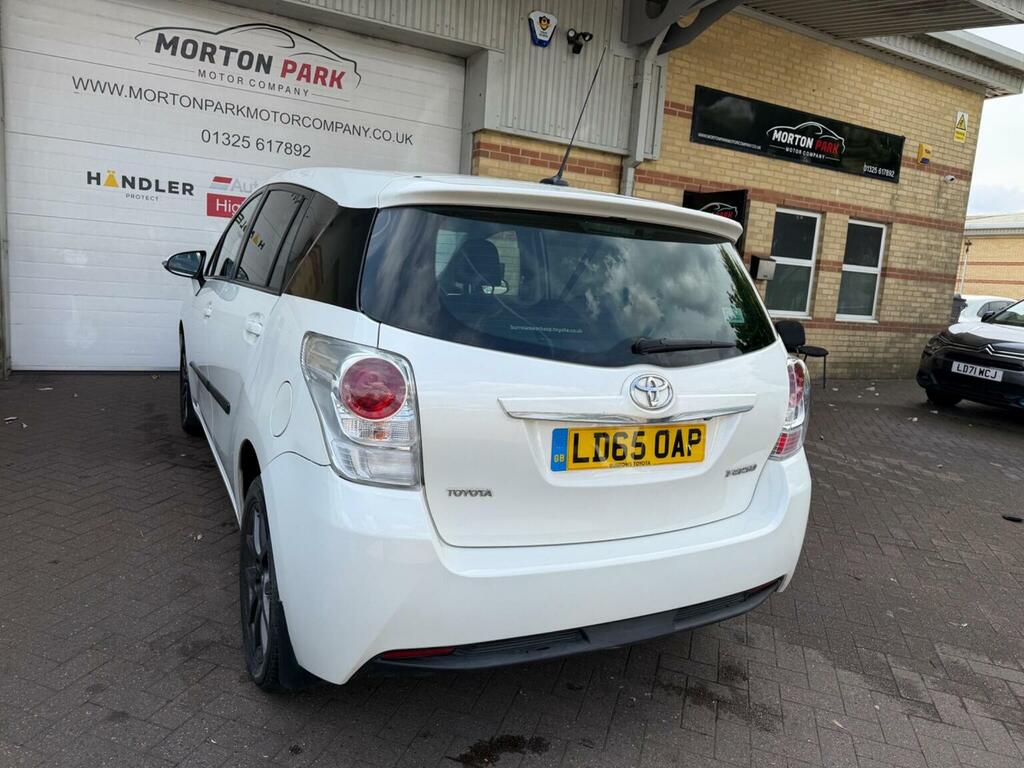 Toyota Verso 1.8 V-matic Trend Multidrive S Euro 6 White #4