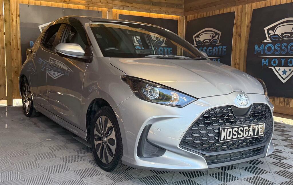 Toyota Yaris 1.5 Vvt-h Icon E-cvt Euro 6 Ss  #2