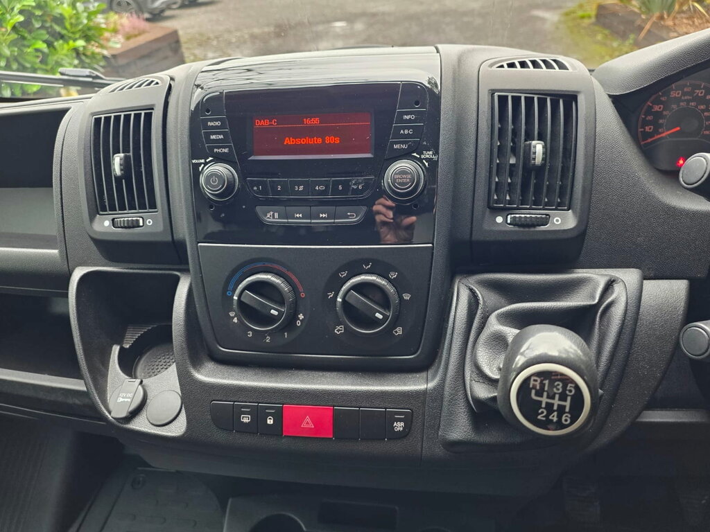 Vauxhall Movano Dynamic White #14