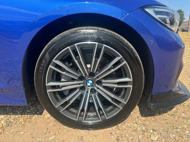 BMW 3 Series Automatic VE21JUF Blue #6