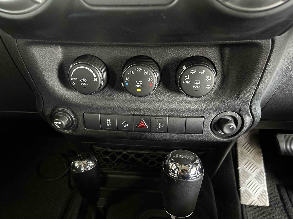 Jeep Wrangler Sahara Unlimited  #6