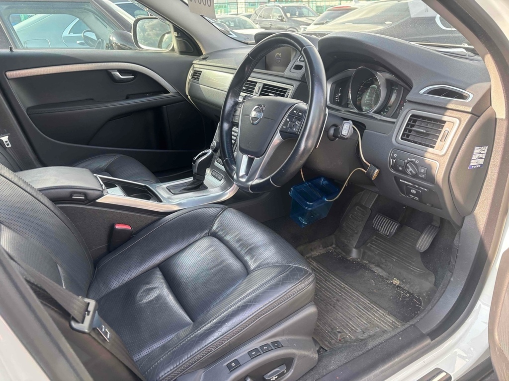 Volvo XC70  Brown #8