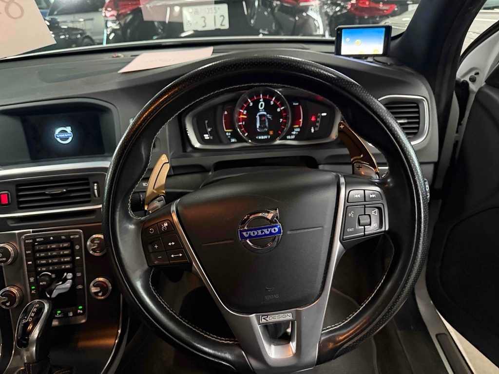 Volvo V60 T6 R-design Awd  #2