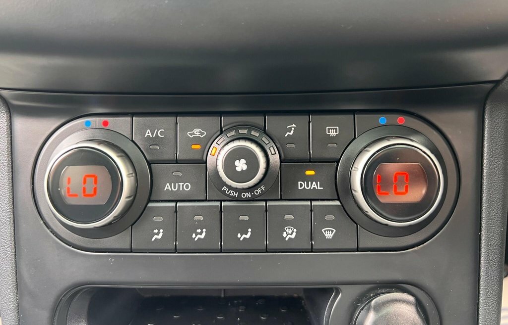 Nissan Qashqai 1.6 Acenta 2Wd Euro White #19