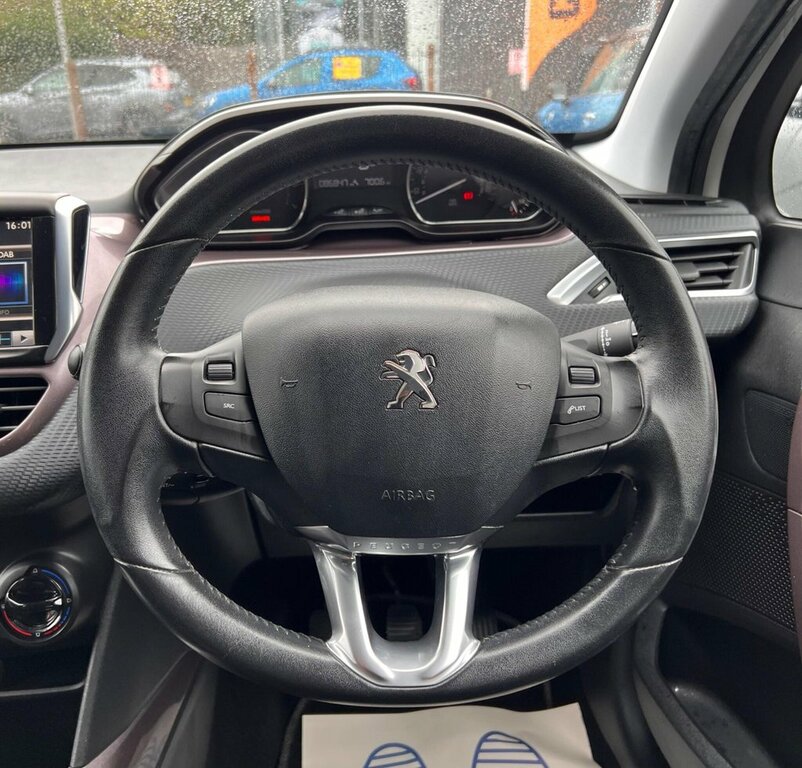 Peugeot 2008 1.2L Active White