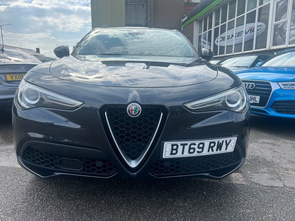 Alfa Romeo Stelvio 2L Speciale Black #3