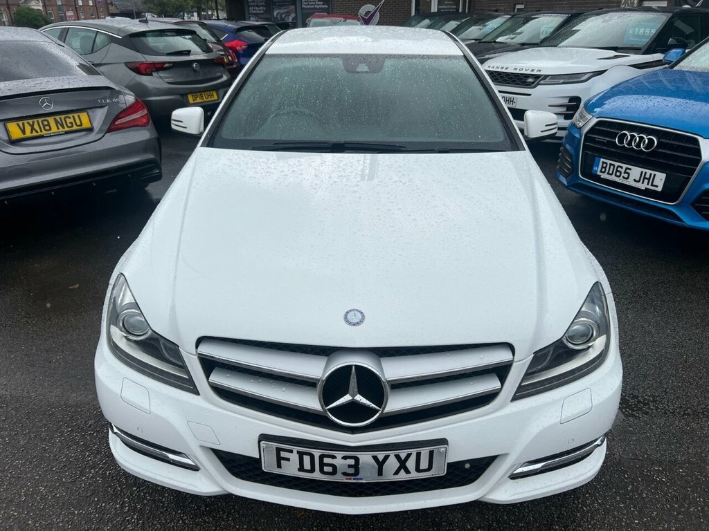Mercedes-Benz C Class Coupe FD63YXU White #4
