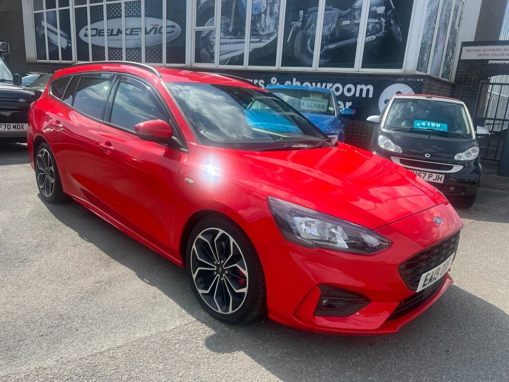 Ford Focus 2L St-line X EA19ODF Red