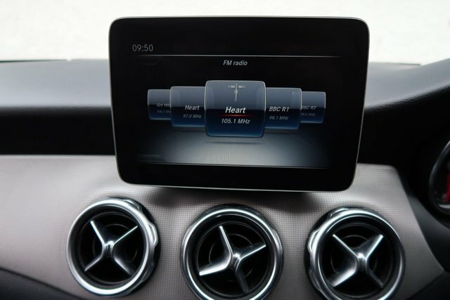 Mercedes-Benz GLA Class 1.6 Gla 180 Urban Edition 121 Bhp Black #13
