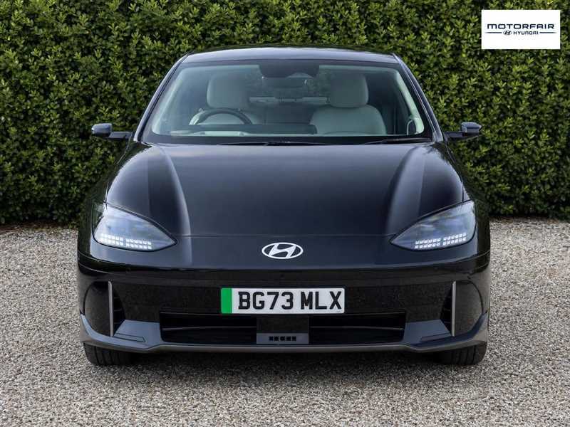 Hyundai Ioniq 6 77.4Kwh Ultimate Saloon 228 Ps BG73MLX Blue #2