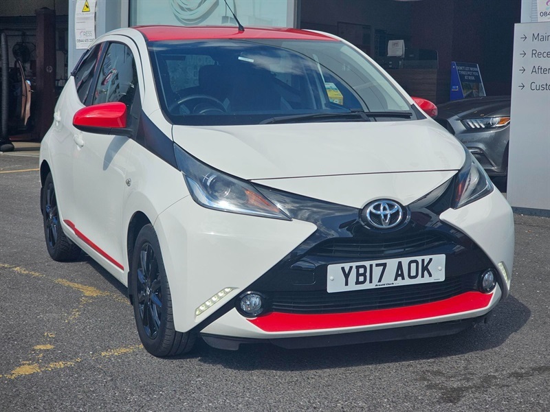 Toyota Aygo 1.0 Vvt-i X-press Hatchback X-shift Eur White