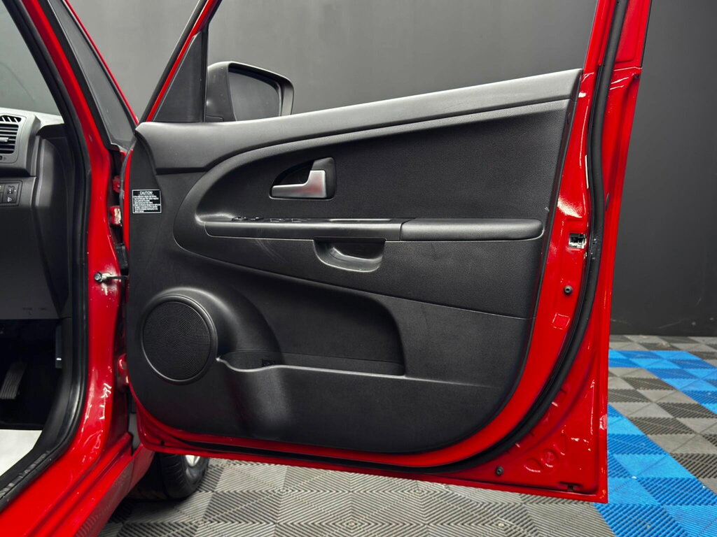 Kia Venga Hatchback Black #31