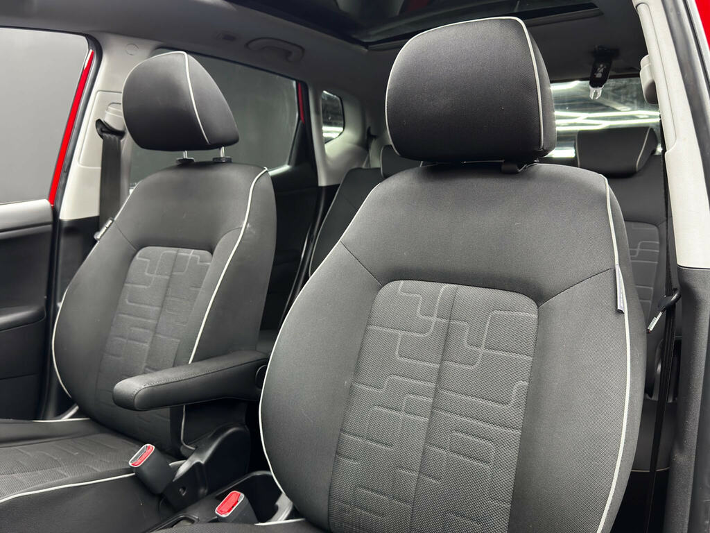 Kia Venga Hatchback Black #14