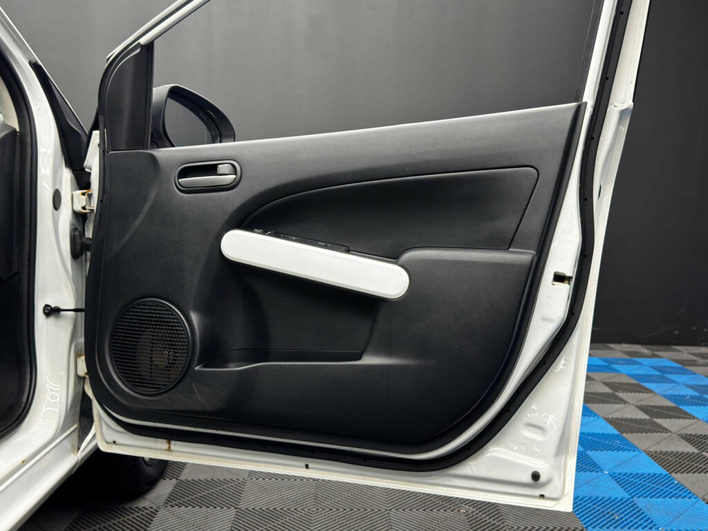 Mazda 2 Hatchback Silver #27