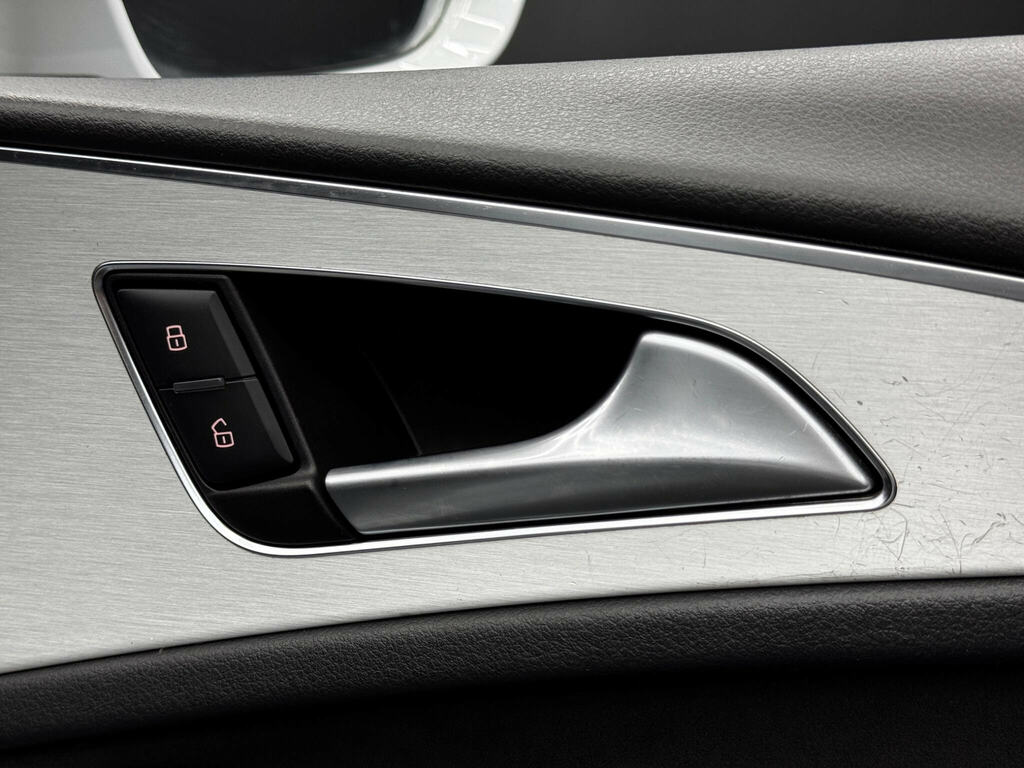 Audi A6 Saloon Se Black #44