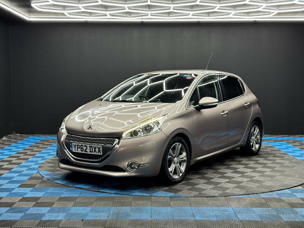 Peugeot 208 1.6 E-hdi Allure Euro 5 Ss Pink #3