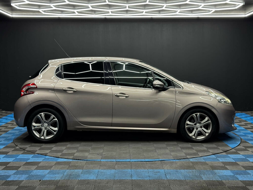 Peugeot 208 1.6 E-hdi Allure Euro 5 Ss Pink #4