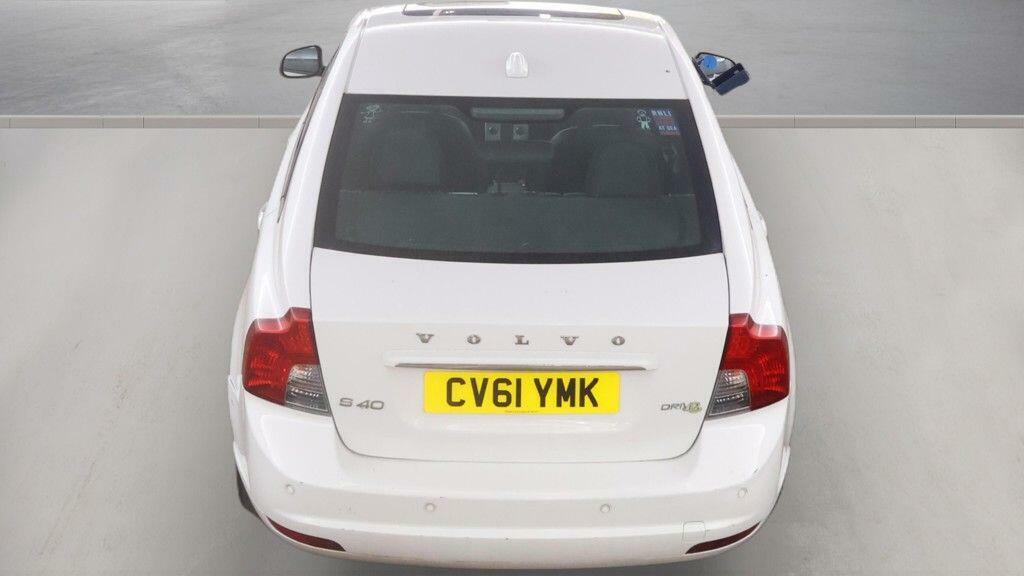 Volvo S40 Saloon Red #8