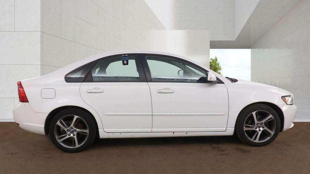 Volvo S40 Saloon Red #7