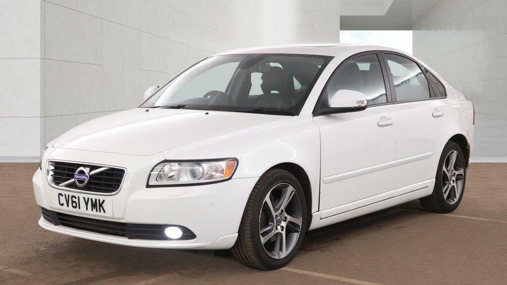 Volvo S40 1.6D Drive Se Lux Edition Euro 5 Ss CV61YMK White #3