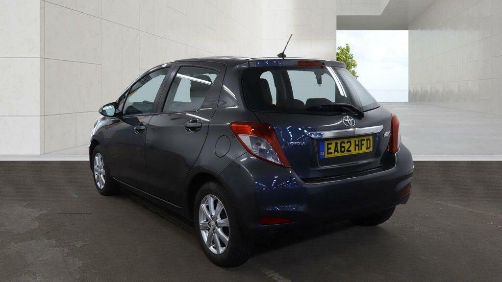 Toyota Yaris 1.33 Dual Vvt-i Tr Euro 5 Grey #2