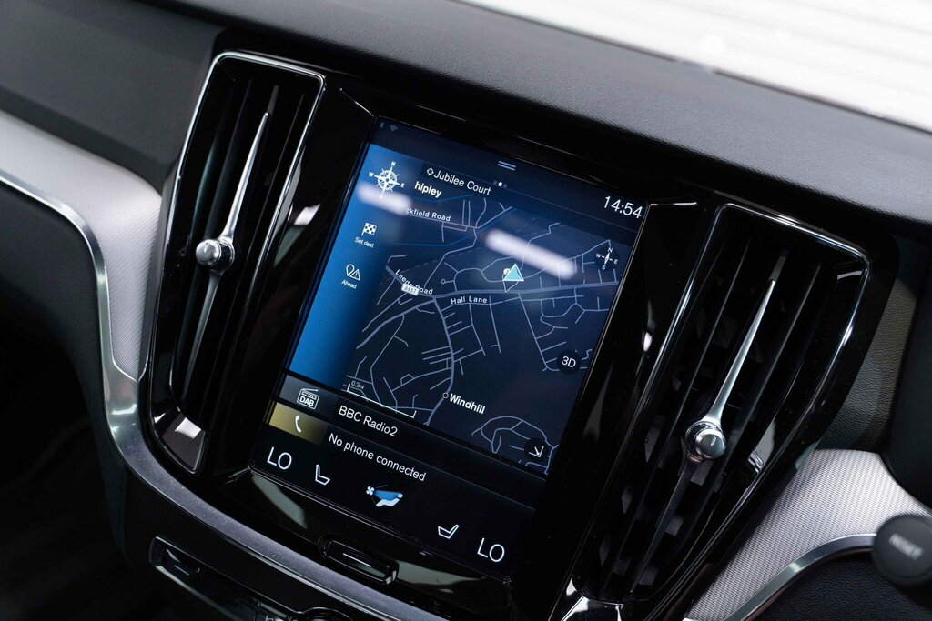 Volvo V60 D4 R-design White #27