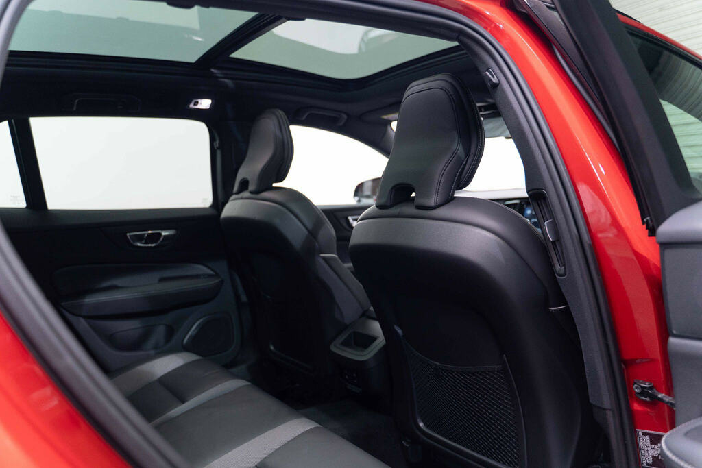 Volvo V60 D4 R-design White #14