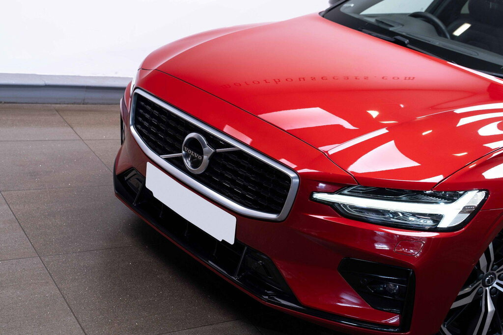 Volvo V60 D4 R-design White #36