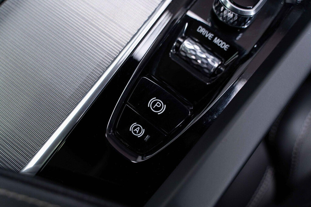 Volvo V60 D4 R-design White #20