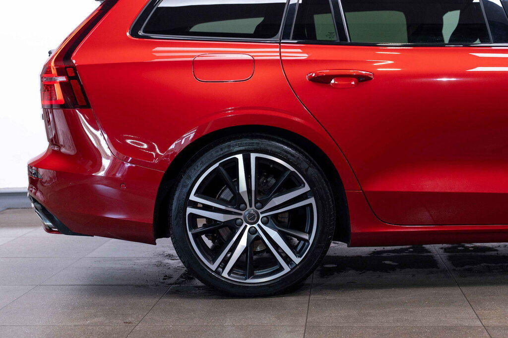 Volvo V60 D4 R-design White #24