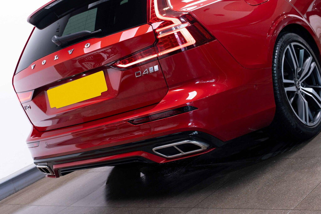 Volvo V60 2.0 D4 R-design Euro 6 Ss Red #2