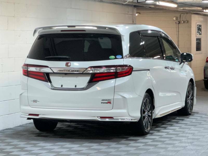 Honda Odyssey 2.4 Absolute Ex 20Th Anniversary Edition - 2014 6 White #4