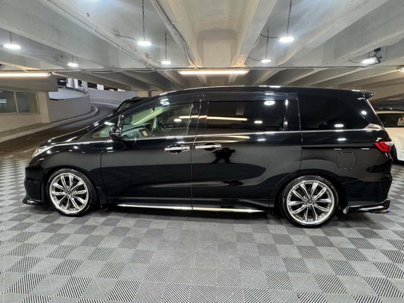 Honda Odyssey 2.4 Absolute Ex 7 Seat K24 Body Kit - 2014 6 Black #2