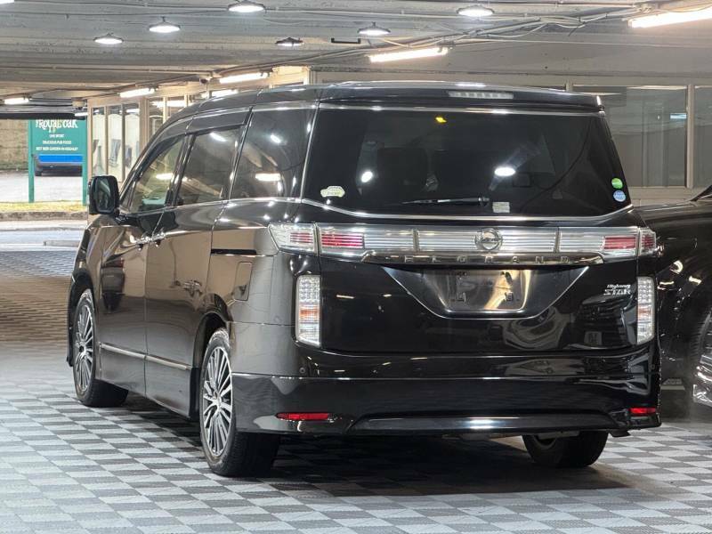 Nissan Elgrand 2.5 4Wd 250 Highway Star-s 7 Seat - 2016 16 Black #3