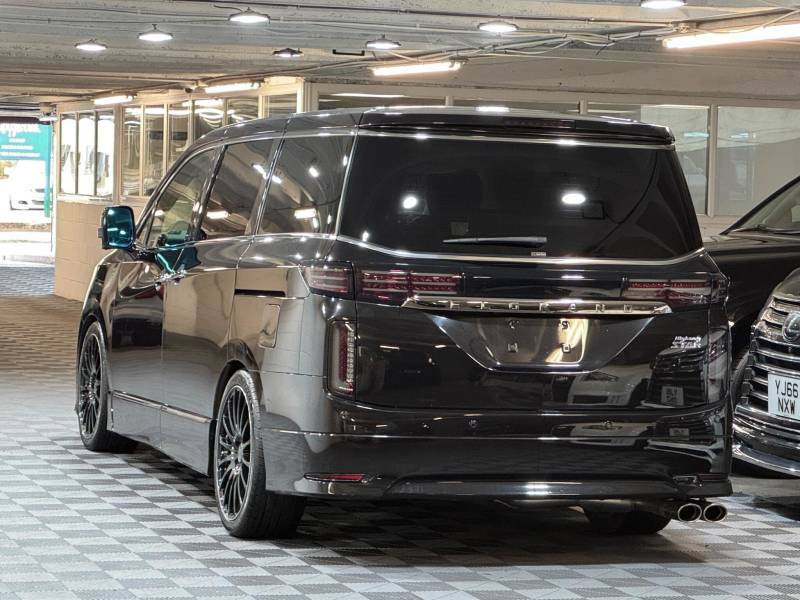 Nissan Elgrand 3.5 V6 4Wd 350 Highway Star Premium Ulez - 2019 1 Black #3