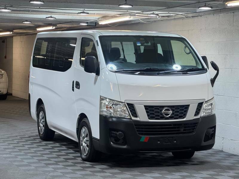 Nissan NV300 Caravan Minibus 2.5 10 Seat - 2014 64 White