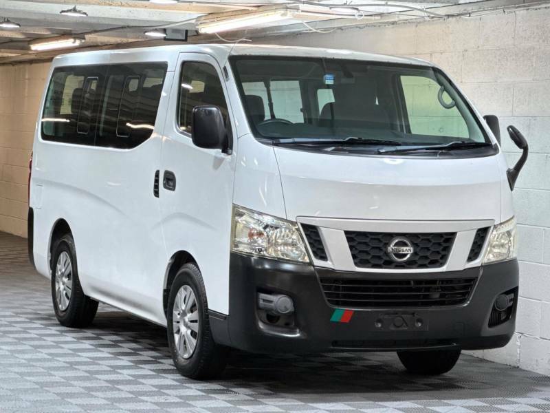 Nissan NV300 Caravan Minibus 2.5 10 Seat - 2014 64 White