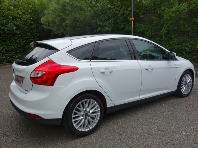Ford Focus 1.6 Tdci Zetec Hatchback Euro 5 LO12YZZ White #6