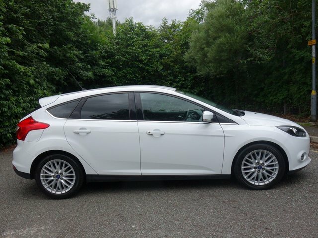 Ford Focus 1.6 Tdci Zetec Hatchback Euro 5 LO12YZZ White #4
