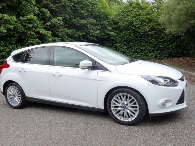 Ford Focus 1.6 Tdci Zetec Hatchback Euro 5 LO12YZZ White #3