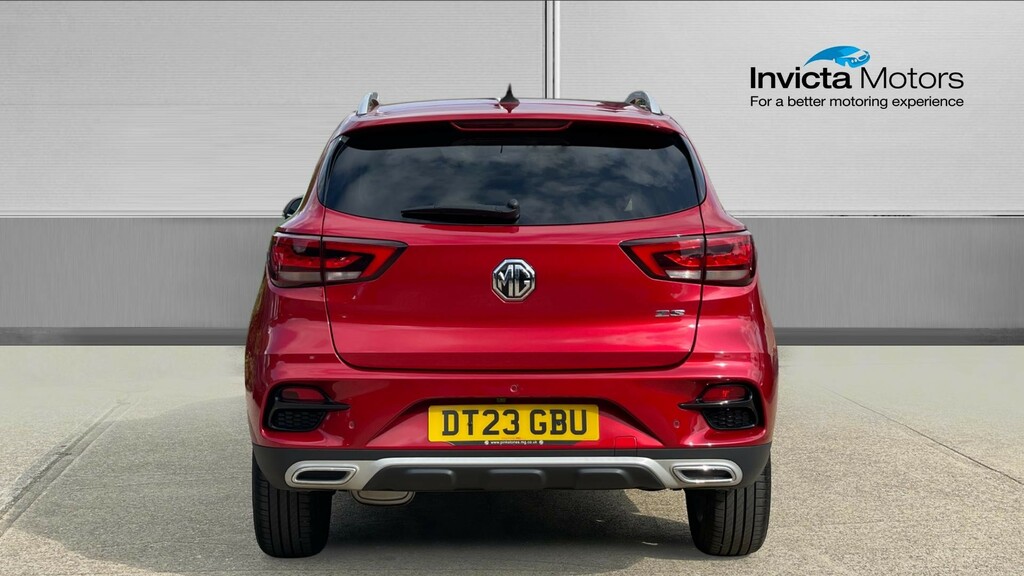 MG ZS Exclusive Red #4