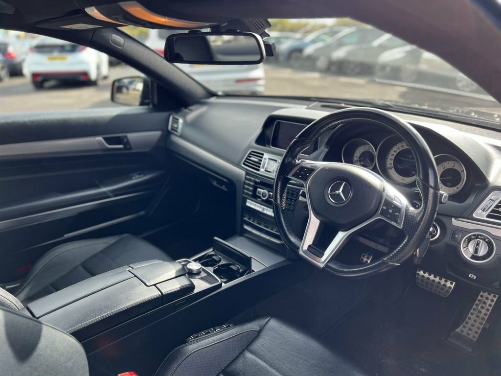 Mercedes-Benz E Class 3L Amg Sport Black #4