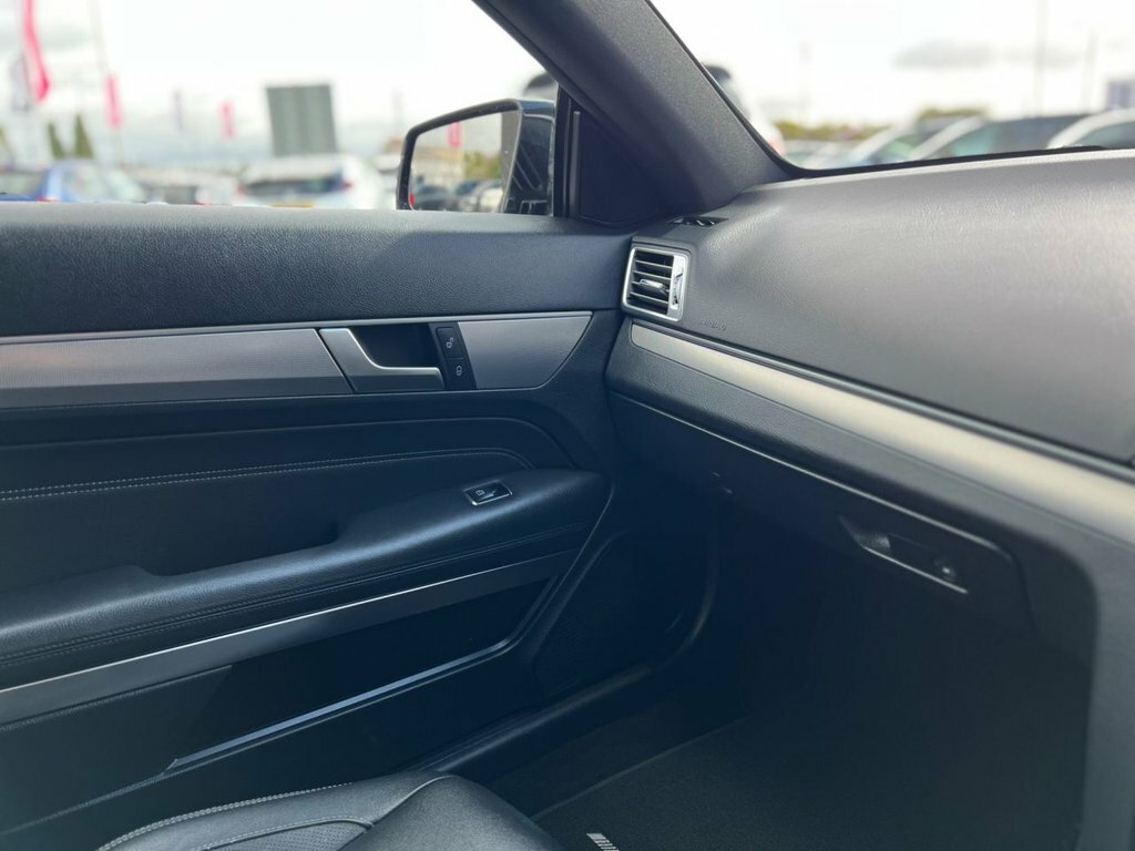Mercedes-Benz E Class 3L Amg Sport Black #6