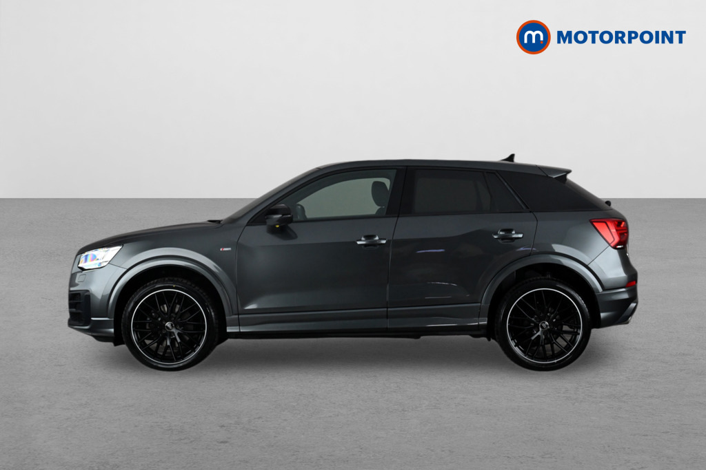 Audi Q2 35 Tfsi Black Edition VN69HRR Grey #4